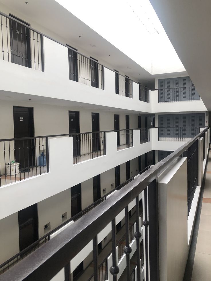 Stanza Courtyard Suites